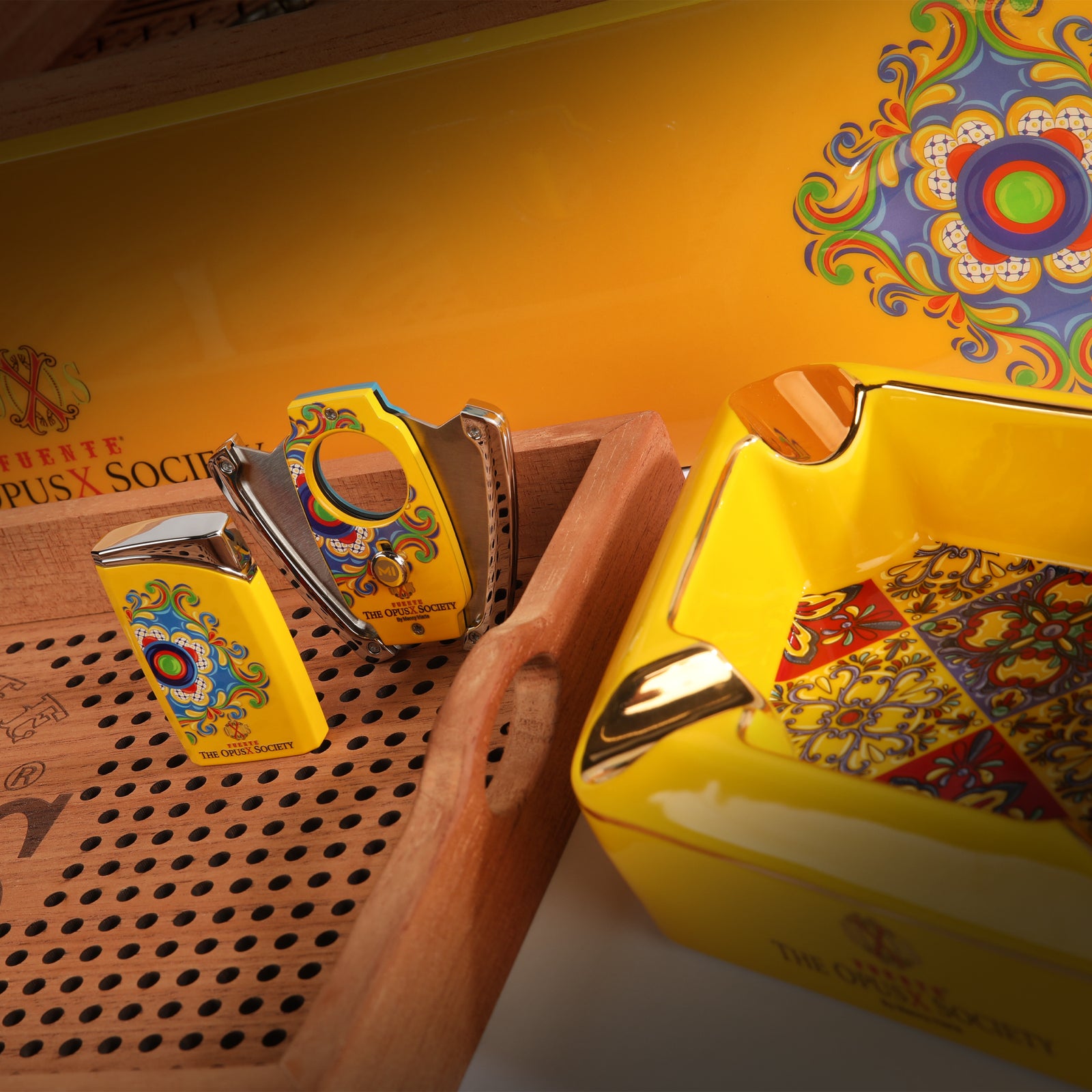 Colonial Tiles Lighter – Fuente The OpusX Society by Manny Iriarte